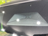 【ホンダセンシング】走行中に前方の車両等を認識し、衝突しそうな時は警報とブレーキで衝突回避と被害軽減をアシスト。より安全にドライブをお楽しみいただけます。