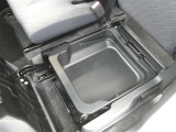取り出しやすく、しまいやすい収納スペースが満載です。ティッシュやペットボトル等、用途に合わせた収納が可能ですので、使い方はあなた次第!