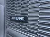 旅に欠かせないお気に入りの音楽を奏でるのは、ALPINEのオーディオシステム