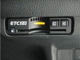 ◆ETC2.0装着◆進化したドライブ体験。料金収受システムだけだったETCが生まれ変わって、高速道路を賢く使うETC2.0に進化しました。多彩な情報サービスが便利で快適なドライブ体験を提供します。