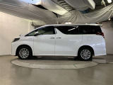 両側パワースライドドア付きだから、狭い駐車スペースなどでの 乗り降りラクラク!小さなお子さまのいるご家庭には嬉しい装備。