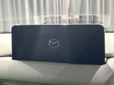 【マツダコネクトナビ】車内の雰囲気にマッチした一体型タイプのナビ。各種車輌設定やBluetooth再生等、様々な機能が楽しめます。直感的なダイヤル操作が可能で、使い勝手も良好です。