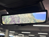 【デジタルインナーミラー】後席の大きな荷物や同乗者で後方が確認しづらい時でも安心!カメラが撮影した車両後方の映像をルームミラー内に表示。クリアな視界で状況の確認が可能です!