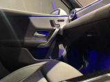 【メモリー付きパワーシート】3名までのシートポジションを記憶できるパワーシート!運転席のみ、ドアミラー・ステアリング位置も記憶可能です。高速道路などでの、運転交代時などに便利な機能です☆