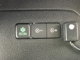 【eコンスイッチ】低燃費運転をサポートするECONモード。スイッチをONすると、エンジンやトランスミッション、A/Cなどを協調制御し、燃費の向上に貢献。エコドライブの効果を高めます。