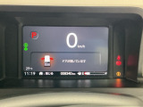 メータは先進的なデジタルメーターを採用!ゆっくりと数字が動くのでとても見やすく表示されます!平均燃費なども表示、エコな運転の手助けをしてくれます!