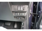 両側スライドドア付。通常のドアに比べて、車のボディーに対し平行に開閉し、開けてもスペースを取りません。出入り口が大きいドアはお子様のいるご家庭はもちろん、混んだ駐車場でも大活躍です!