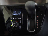 車内を快適に、オートエアコンを装備しています。