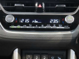 左右独立温度コントロールフルオートエアコンです。運転席、助手席それぞれで独立して温度設定ができます。冷え性の方が乗っても安心ですね♪