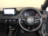 機能的にまとめられた運転席回り。運転しやすさにこだわりました。