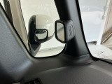 停車時や発進時、対向車とのすれ違いや路肩に寄せる時など、車両左側前方を確認するときに役立ちます♪