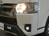 LEDヘッドライトです。デザイン性がよくとても明るいので、夜間の走行や悪天候でも安心です。しかも長寿命!