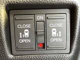 【両側パワースライドドア】スマートキーや運転席のスイッチで後席両側スライドドアの開閉が可能♪電動だから力を入れてドアを開ける必要が無く、小さなお子様でも簡単に開け閉めでき快適です♪
