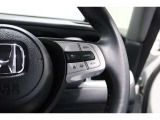 Hondaセンシングの機能のひとつ、アダプティブクルーズコントロール付!アクセルから足を離しても設定したスピードと前車との車間を保ち走行してくれます!車線維持もアシスト☆高速道路で疲労軽減ですね☆