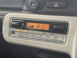 【オートエアコン】車内温度を感知して自動で温度調整をしてくれるのでいつでも快適な車内空間を創り上げます。