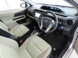 シンプルで使いやすいデザインの運転席です。