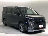 車の下廻りもリフトに上げて認定検査員が、細部までチェックをしています。安心してお乗りいただけるトヨタ認定中古車です。