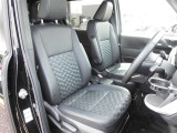 【内装】ヴォクシーの車内です♪もちろん、フロアマットもついてますよ〜!