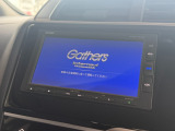 インテリアに馴染む純正ナビがついております。Honda自慢のインターナビは渋滞情報だけでなく天気情報、災害情報、安否情報など多彩な情報をご提供するHonda独自の「通信型ナビ」となっております。