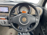 【純正革巻きステアリング】上質な革を使用することで、手にしっかり馴染みとても運転しやすいハンドルです♪