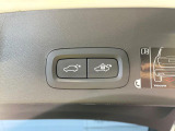 【パワーバックドア】スマートキーや運転席のボタンを押すだけでリアゲートが自動で開閉します!荷物を持っている時や、高い位置にあるバックドアを閉める際に便利な機能です。