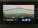 【バックカメラ】運転が苦手な方も車庫入れラクラクです!ギアをリバースに入れれば自動的に切り換わりますので、面倒な操作は不要です♪狭い駐車場もお車を傷つけず安心ですね!