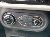 ■温度設定をしておけばいつでも快適な車内温度を維持できるオートエアコン!