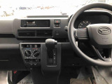 運転中も見やすいメーター。