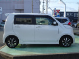 お車をお探しのお客様、ご購入までの流れや疑問点など一つ一つ丁寧にご説明させていただきます。 お客様にご納得頂ける一台を一緒にお探しさせて頂ますので、当店へ是非どうぞ!