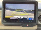 バックモニター付きで、車庫入れも安心です。