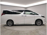 選ぶなら、トヨタの安心U-Car!![安心1]「まるごとクリーニング」でキレイで気持ちいい![安心2]「車両検査証明証」でクルマの状態がひと目でわかる![安心3]「ロングラン保証」で買ってからも安心!