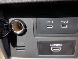 USB充電ソケット。HDMI入力端子
