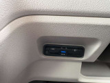高速の出入りを楽にできるETC車載器付きです。