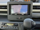 ナビが付いているので、知らない道も安心ですね。アートエアコンなので、車内はいつも快適温度です。