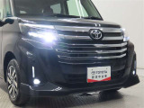 高輝度で点灯速度が速く、しかも消費電力の少ないLEDヘッドライトが装備されています!LEDの明るい光が走行中の視界の確保をサポートして、夜のドライブがより楽しく安全に運転できます♪