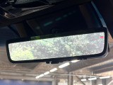 【デジタルインナーミラー】カメラが撮影した車両後方の映像をルームミラー内に表示。クリアな視界で状況の確認が可能です!※ドラレコ機能ご利用には別途SDカードをご用意いただく場合があります。