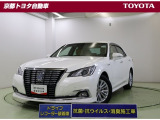 革新的なスタイルの中に息づく、揺るぎない確かな伝統を誇る高級車【クラウン】静粛性と乗り心地を重視したハイブリッドモデルのロイヤルサルーンです。
