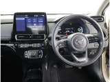 高いホールド性で運転姿勢が安定します。長距離ドライブでも疲れにくいのが魅力です。快適なドライビングライフをお送りください♪