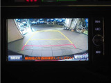☆リバース連動のバックカメラです。後方確認しながら車庫入れできます。もちろんカメラばっかりはだめですよ。周囲をしっかり確認してください。