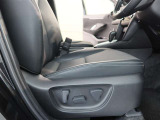 パワーシート搭載。微妙な調整が手軽にでき、ピッタリなポジションで運転することが可能です。