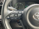 ステアリングスイッチ付きで運転中、前方から目線をそらすことなく、オーディオ等の操作が可能です!