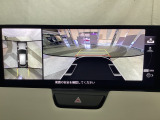 狭い場所での駐車やすれ違いなどでより的確な運転操作に役立つ360&deg;ビューモニターが装備されています。