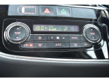 オートエアコンのお車ですので室内の温度をスムーズに調整してくれます♪