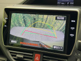 【バックカメラ】駐車時に後方がリアルタイム映像で確認できます。大型商業施設や立体駐車場での駐車時や、夜間のバック時に大活躍!運転スキルに関わらず、今や必須となった装備のひとつです!