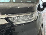 LEDヘッドライトは、点灯の瞬間から最大光量を発揮し、突然暗くなるトンネルなどでの安定感を高めます。
