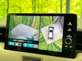 【マルチビューカメラシステム】専用のカメラにより、上から見下ろしたような視点で360度クルマの周囲を確認することができます☆死角部分も確認しやすく、狭い場所での切り返しや駐車もスムーズに行えます。