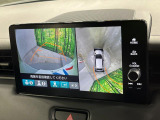 【マルチビューカメラシステム】専用のカメラにより、上から見下ろしたような視点で360度クルマの周囲を確認することができます☆死角部分も確認しやすく、狭い場所での切り返しや駐車もスムーズに行えます。