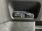 いまや快適なカーライフに欠かせないETCが付いています。