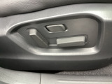 シートメモリー機能を備える10WAYパワーシートを装備!体格や好みに応じたポジションをスムーズに調整できます。