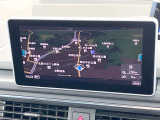 ●純正ナビ:一体感のあるナビは、高級感ある車内を演出してくれます。Bluetooth再生などオーディオ機能も充実しておりますので、運転もより楽しめます♪